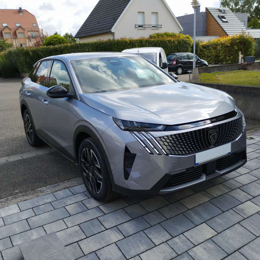 PEUGEOT 3008 ALLURE + PACK PANO + 360 + GRIP CONTROL